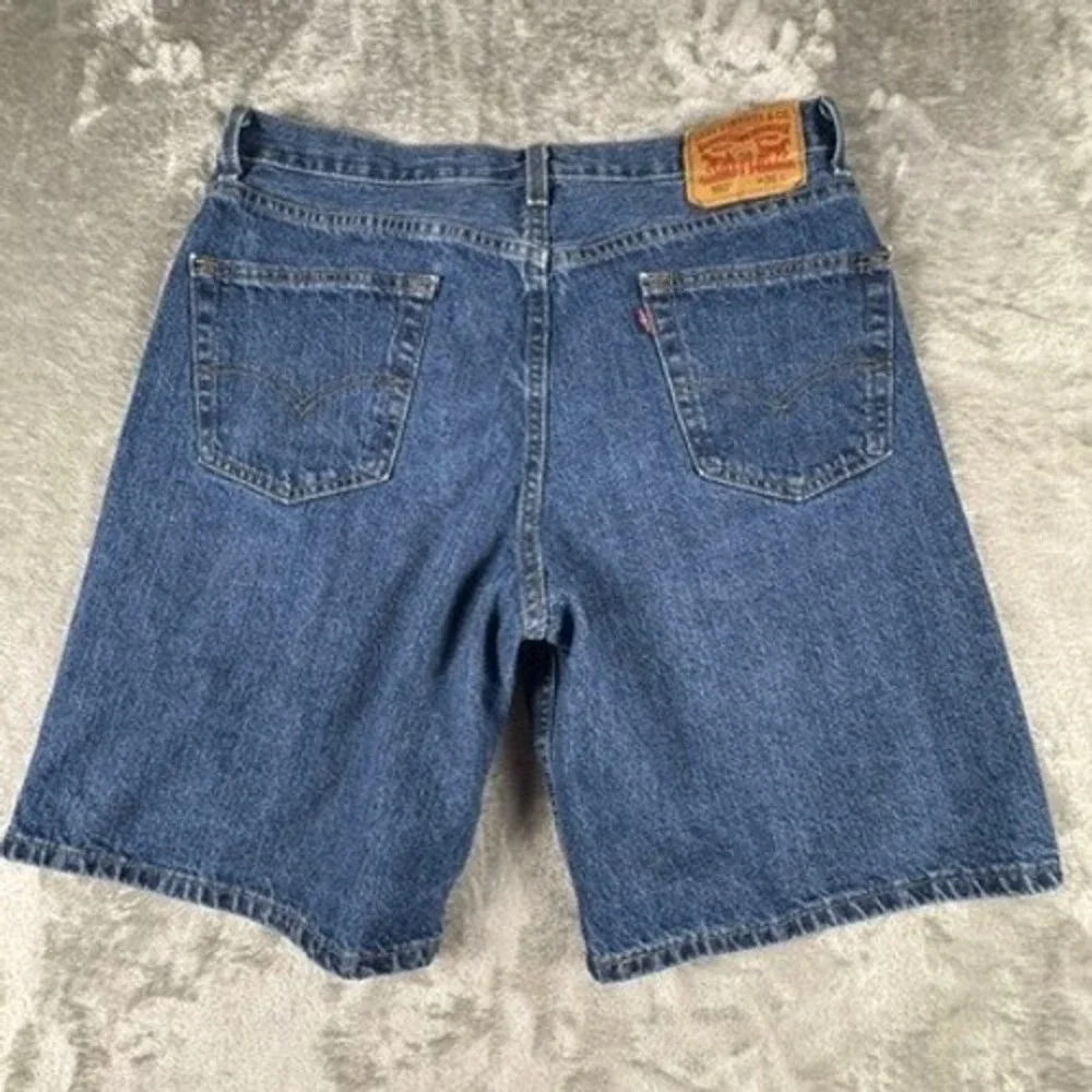 Levi's Denim Shorts Mens 36 550 Relaxed Fit Mid Wash Blue Jean Shorts 550-0618